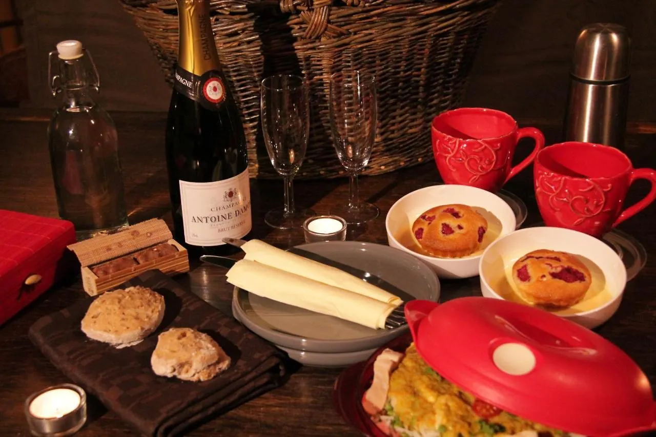 Bed & Breakfast Manoir De L'Alleu La Chapelle-Chaussee