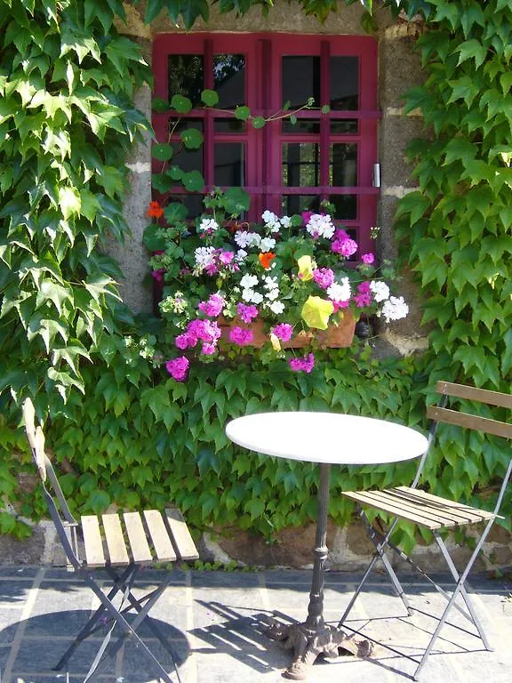 Bed & Breakfast Manoir De L'Alleu La Chapelle-Chaussee