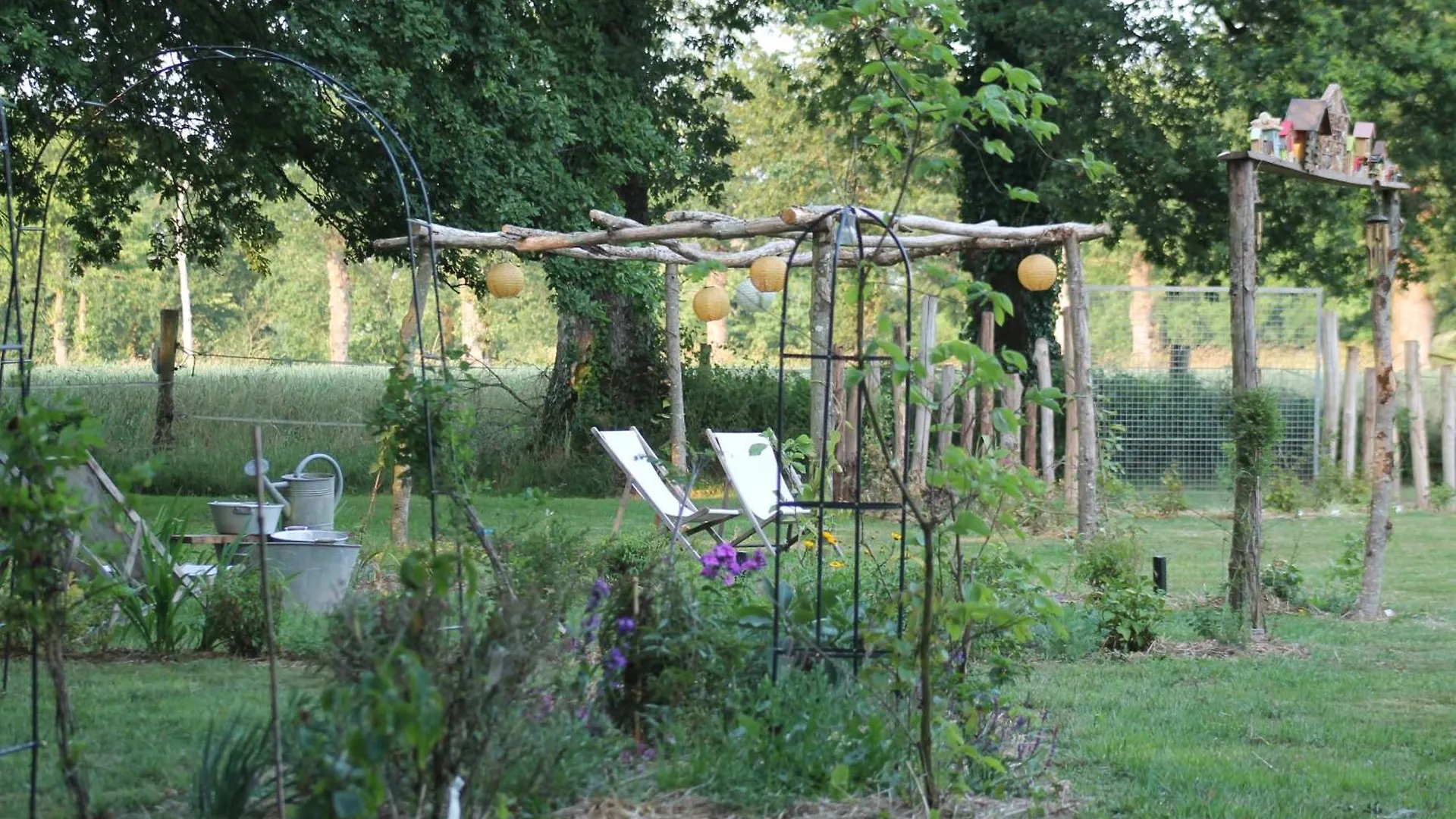Manoir De L\'Alleu contacts